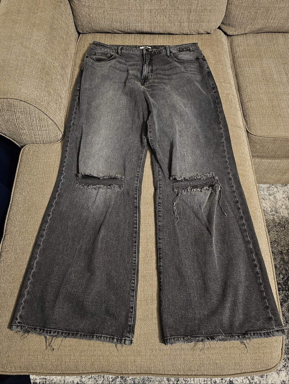 Good American Relaxed Eased Black Gray Denim Distressed Wide Leg Jeans Sze 14/32